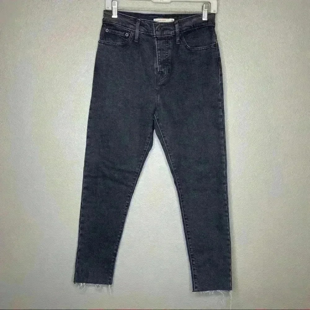 Levi’s Gray Women’s Wedgie Skinny Sz 28